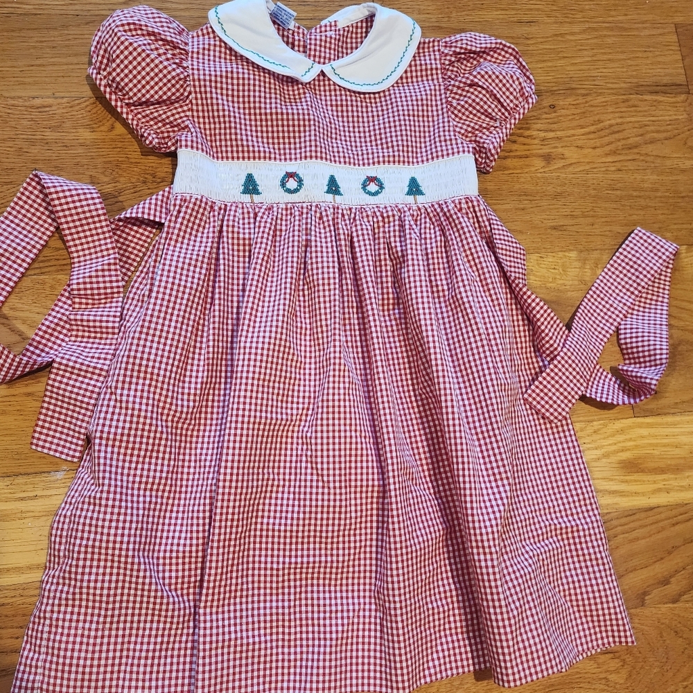 Amarini red and white Gingham Smocked Embroidery Christmas Dress 4T